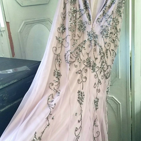 Dress - Picture 4 of 8